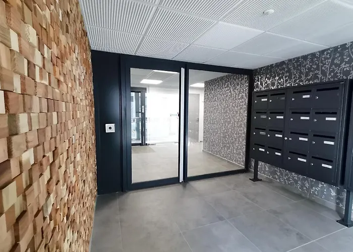 Apartamento Proche Centre, A Quelques Pas Des Thermes Et Du Campus Artem, Calme Avec Parking Gratuit *