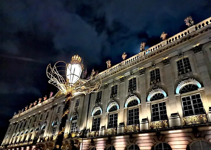 Proche Centre, A Quelques Pas Des Thermes Et Du Campus Artem, Calme Avec Parking Gratuit Apartamento